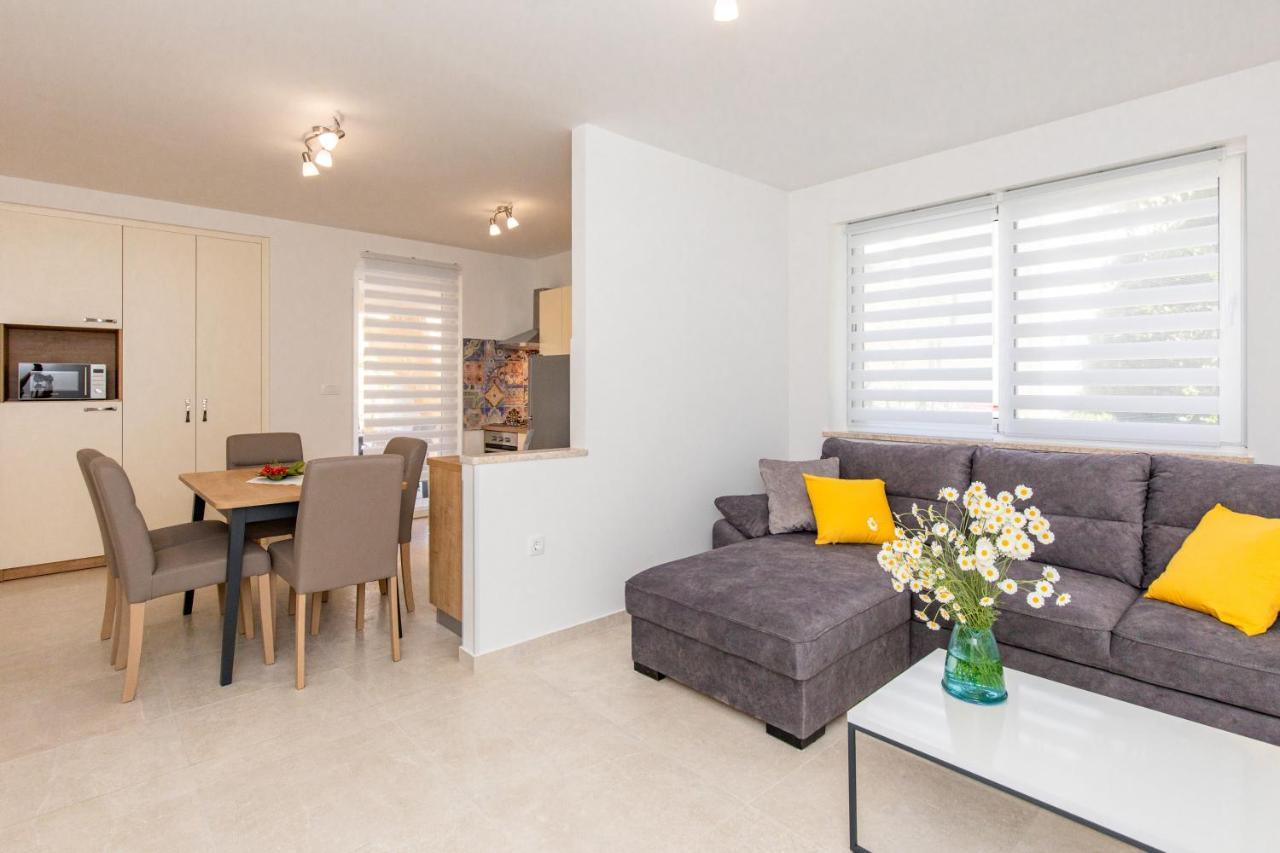 Apartman Ivona U Prizemlju 말린스카 외부 사진