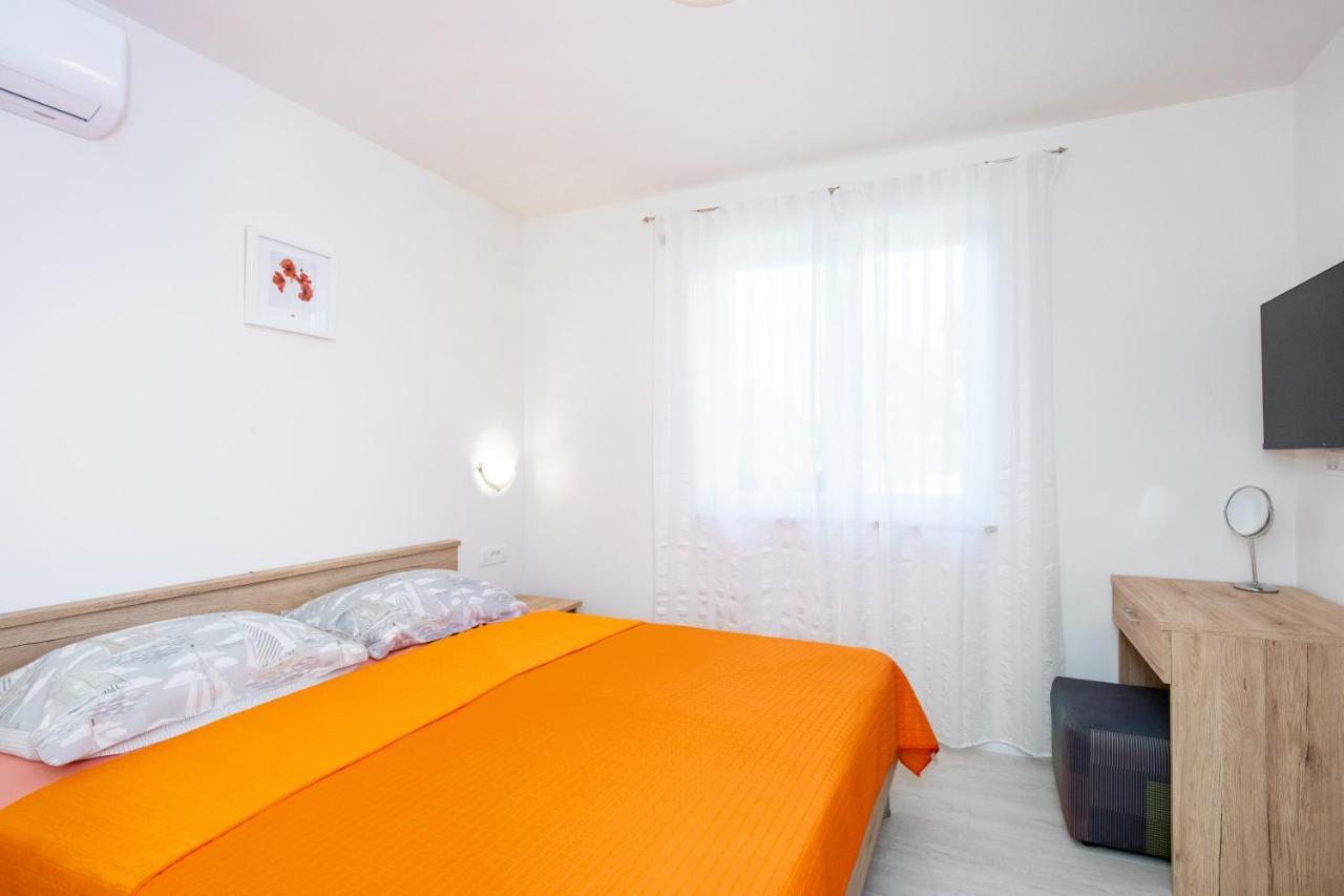 Apartman Ivona U Prizemlju 말린스카 외부 사진